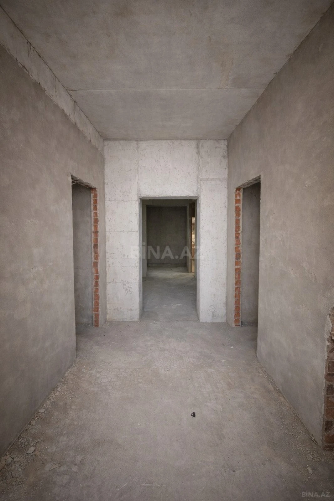 Satılır 4 otaqlı mənzil 165 m²