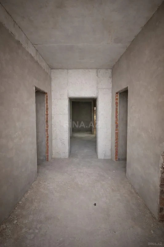 Satılır 4 otaqlı mənzil 165 m²