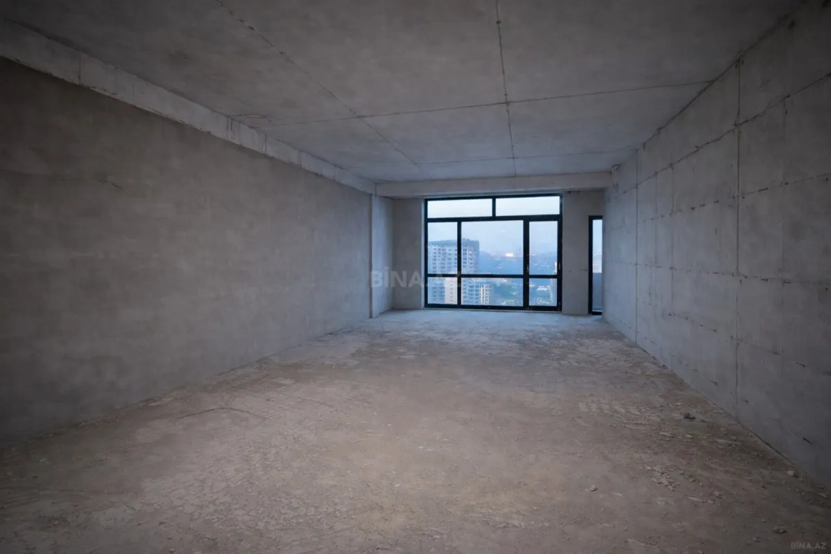 Satılır 4 otaqlı mənzil 165 m²