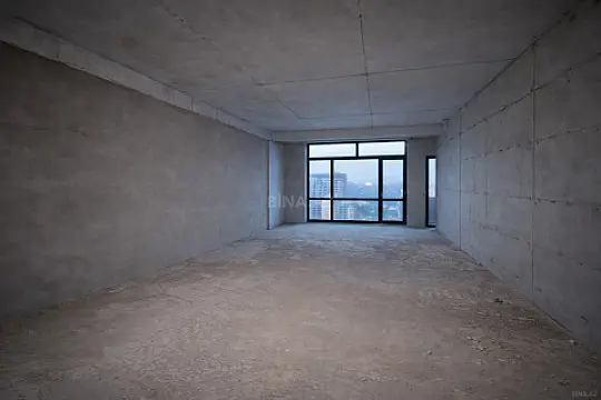 Satılır 4 otaqlı mənzil 165 m²