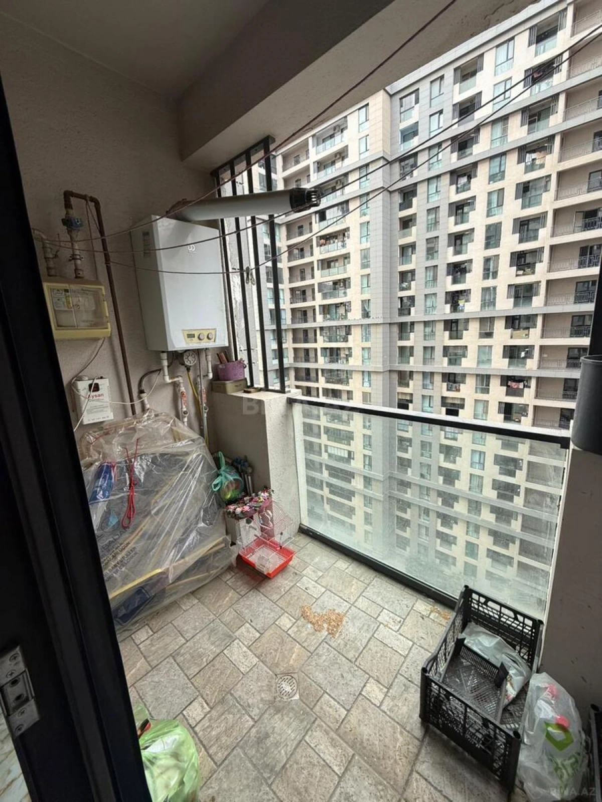 Satılır 2 otaqlı mənzil 82 m²