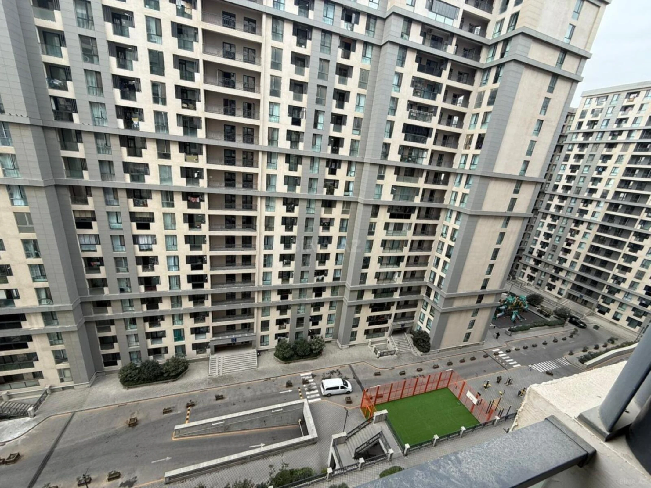 Satılır 2 otaqlı mənzil 82 m²