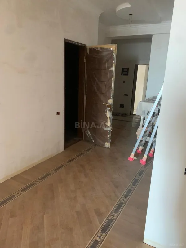 Satılır 4 otaqlı mənzil 237 m²