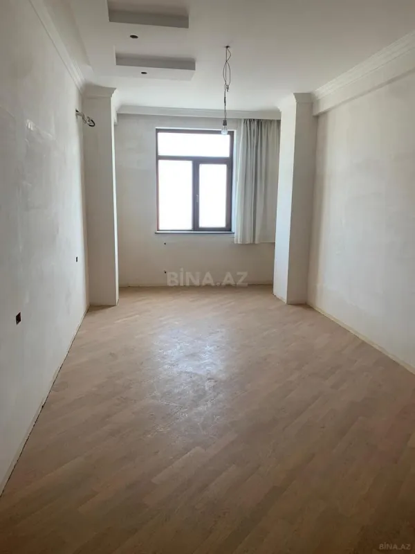Satılır 4 otaqlı mənzil 237 m²