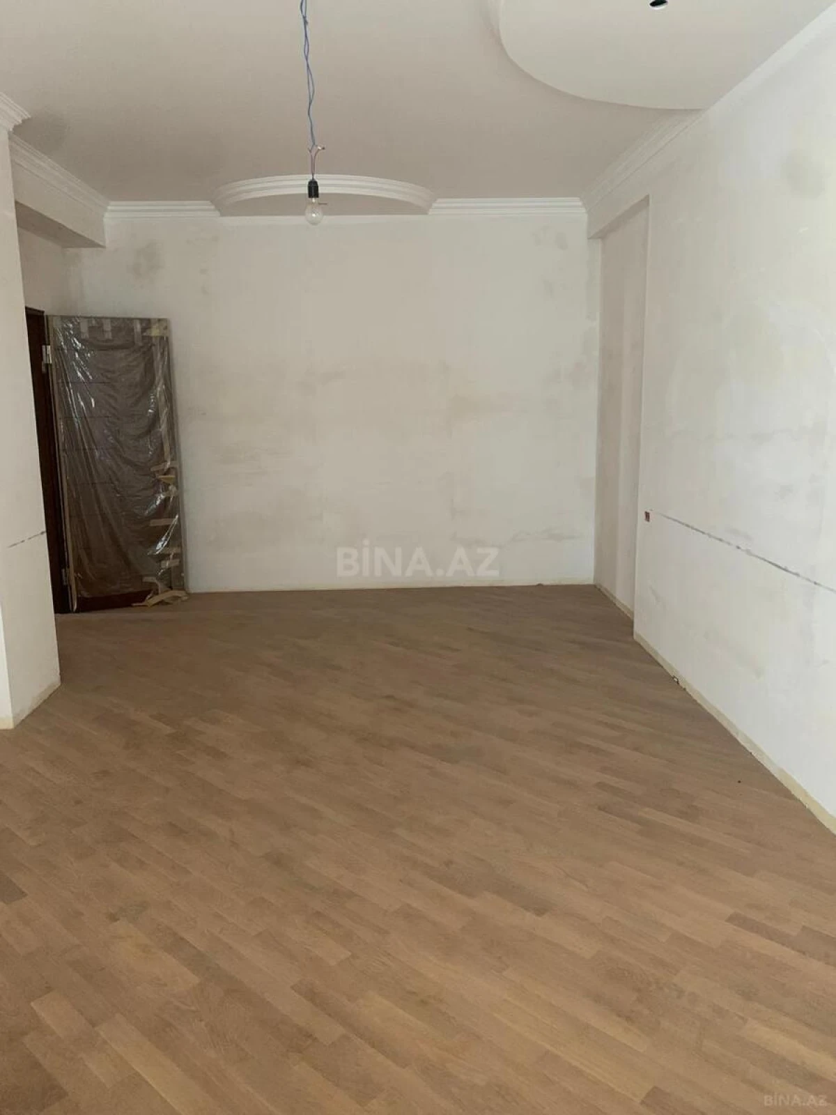 Satılır 4 otaqlı mənzil 237 m²