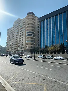 Satılır 4 otaqlı mənzil 237 m² — Bakı, İnşaatçılar 4 otaq 237.00 m²