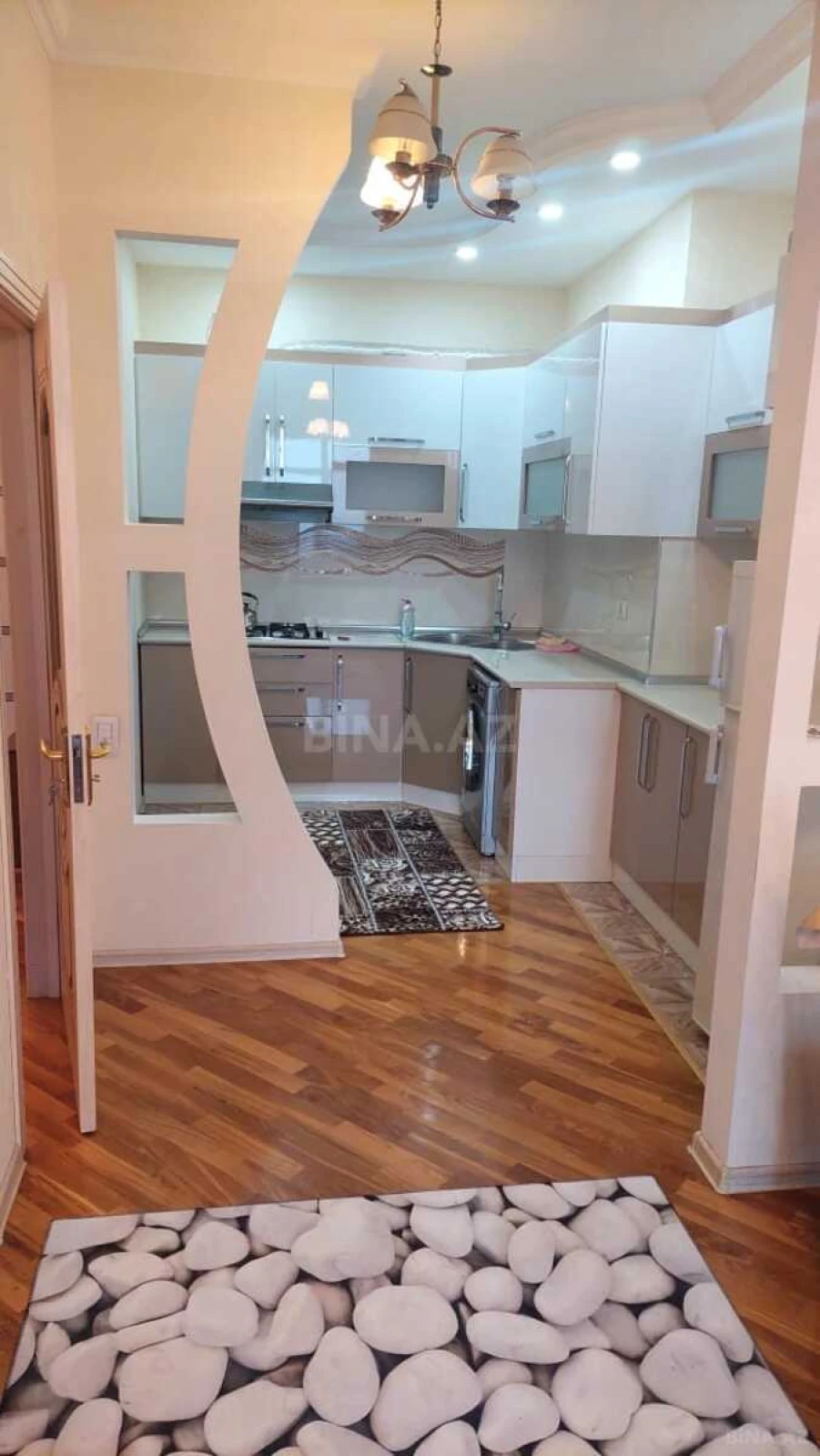 Kirayə verilir 2 otaqlı mənzil 65 m²