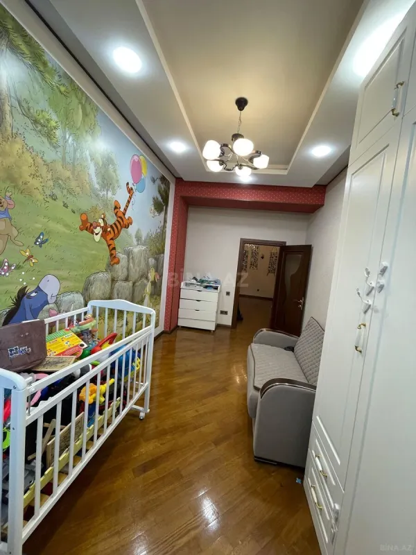 Satılır 3 otaqlı mənzil 124 m²