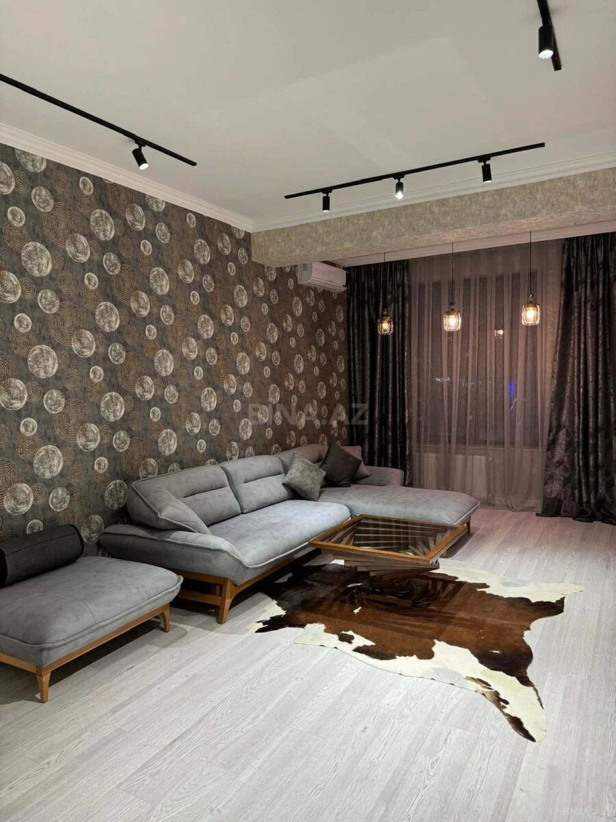 Kirayə verilir 2 otaqlı mənzil 80 m²