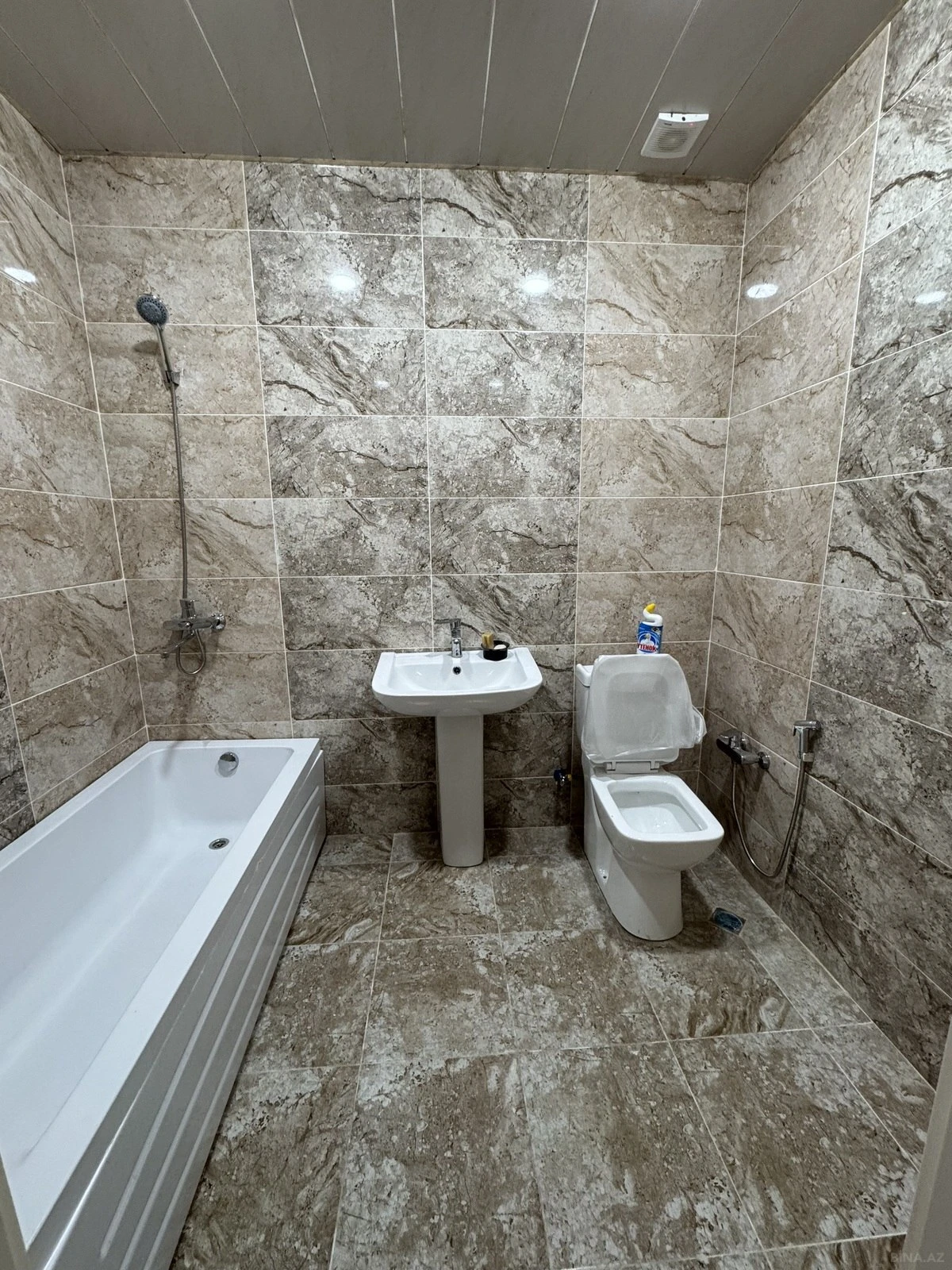 Kirayə verilir 1 otaqlı mənzil 60 m²