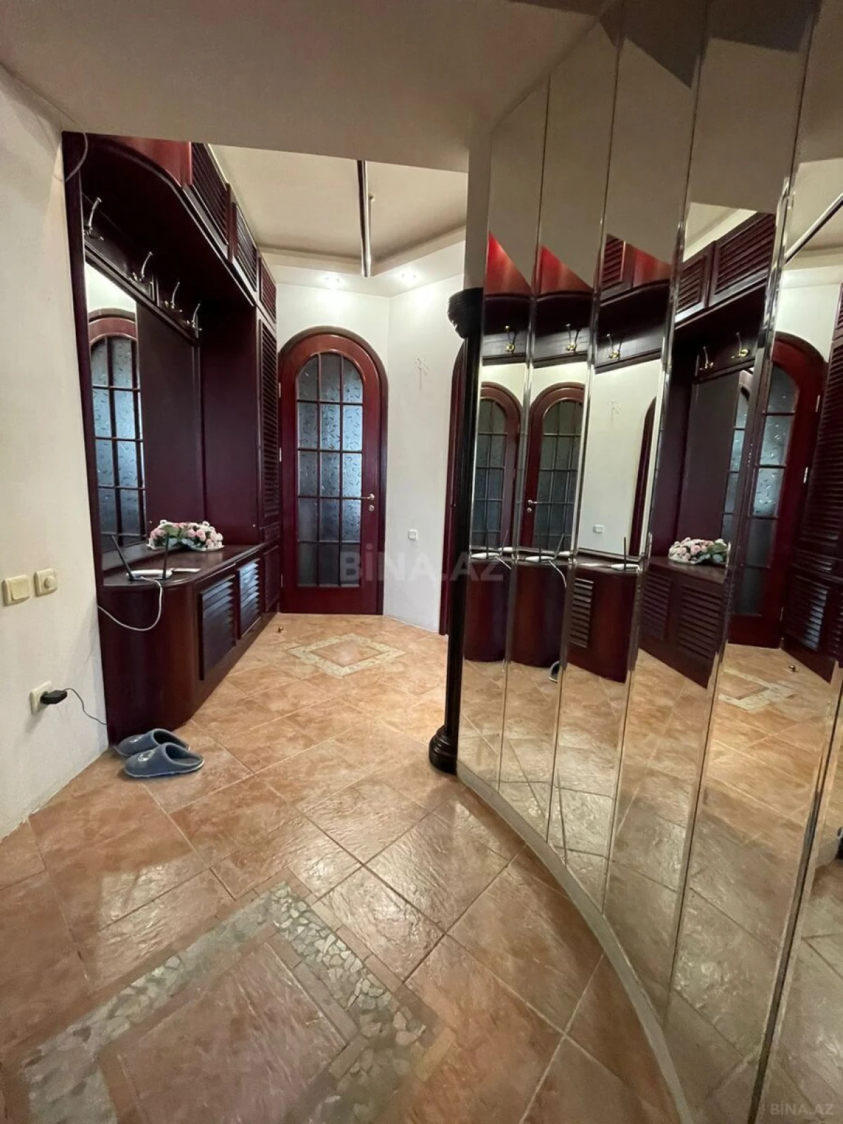 Satılır 2 otaqlı mənzil 80 m²