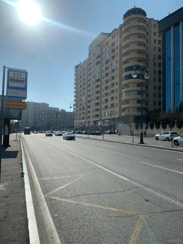 Satılır 4 otaqlı mənzil 237 m²