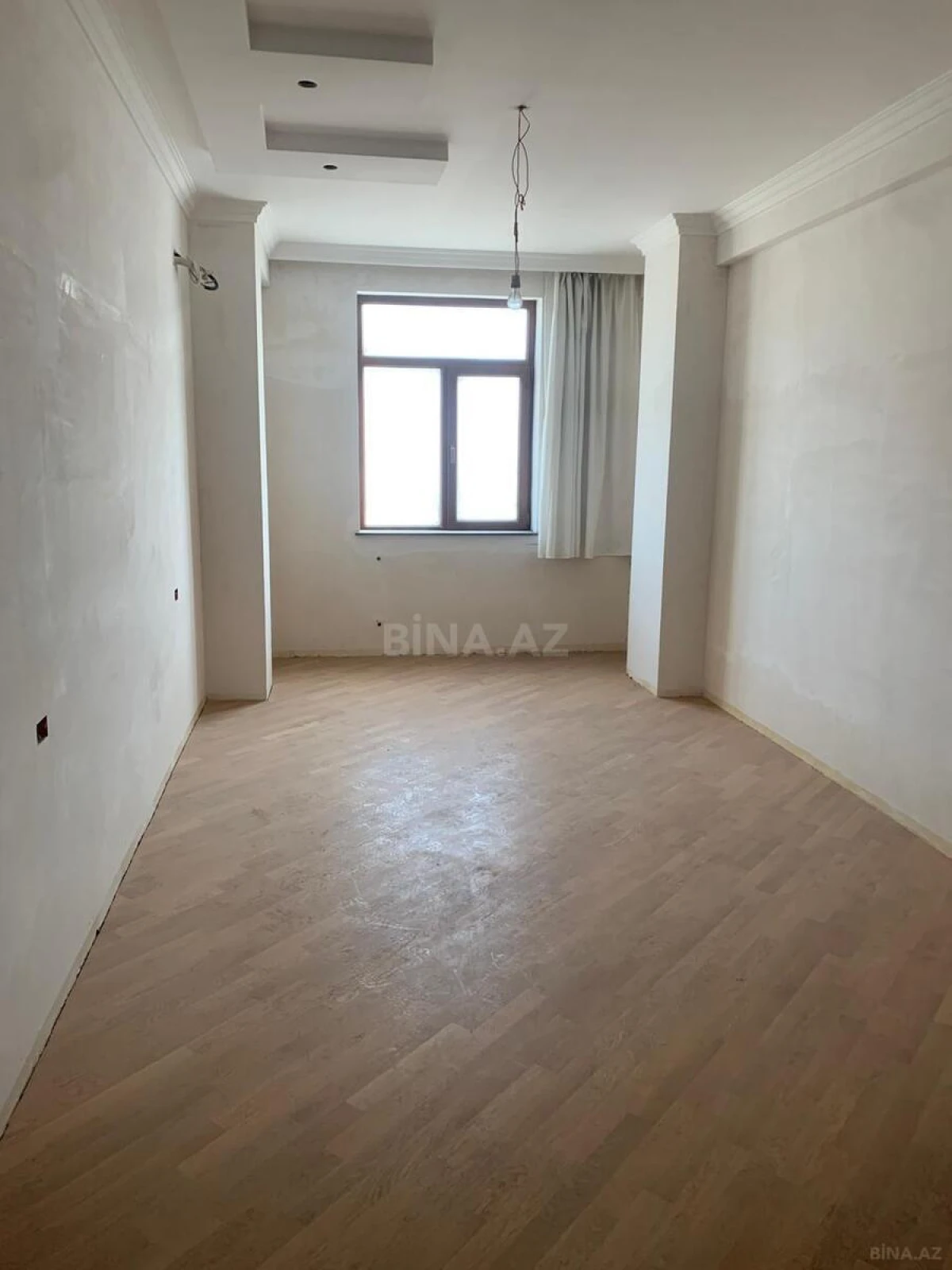 Satılır 4 otaqlı mənzil 237 m²