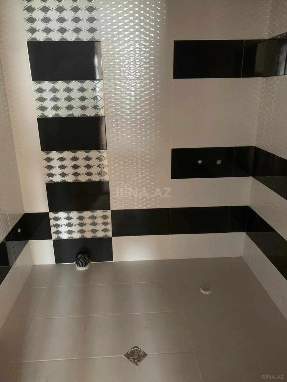 Satılır 4 otaqlı mənzil 237 m²