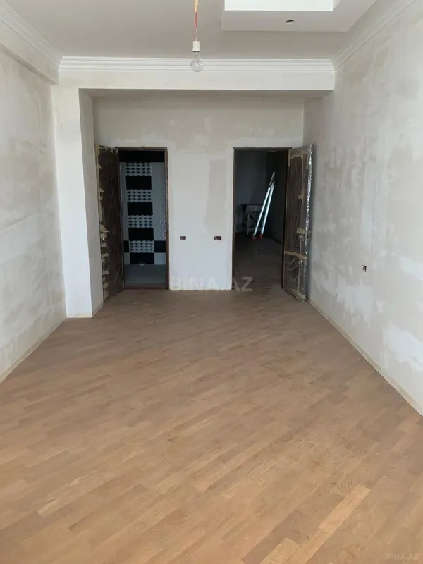 Satılır 4 otaqlı mənzil 237 m²