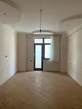 Satılır 4 otaqlı mənzil 237 m²