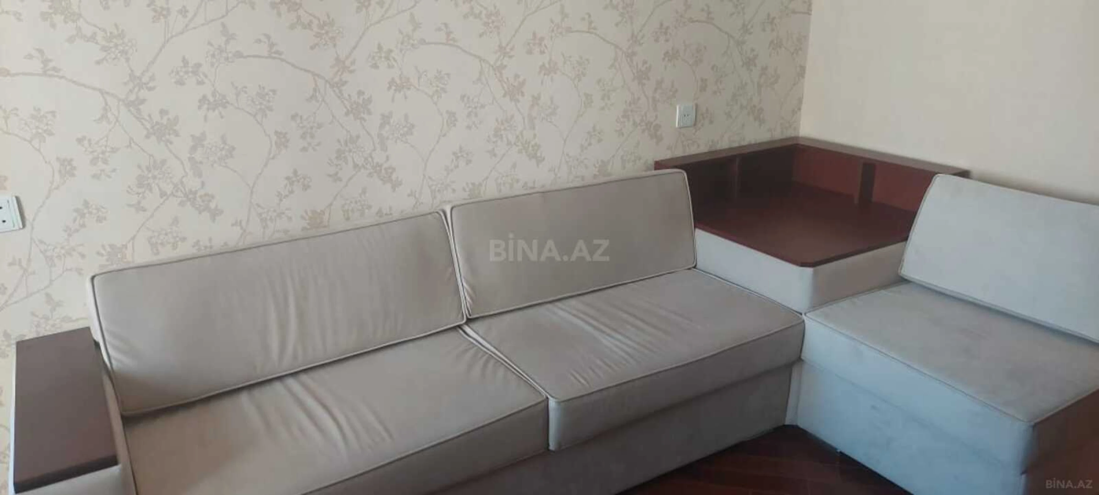 Kirayə verilir 3 otaqlı mənzil 111 m²