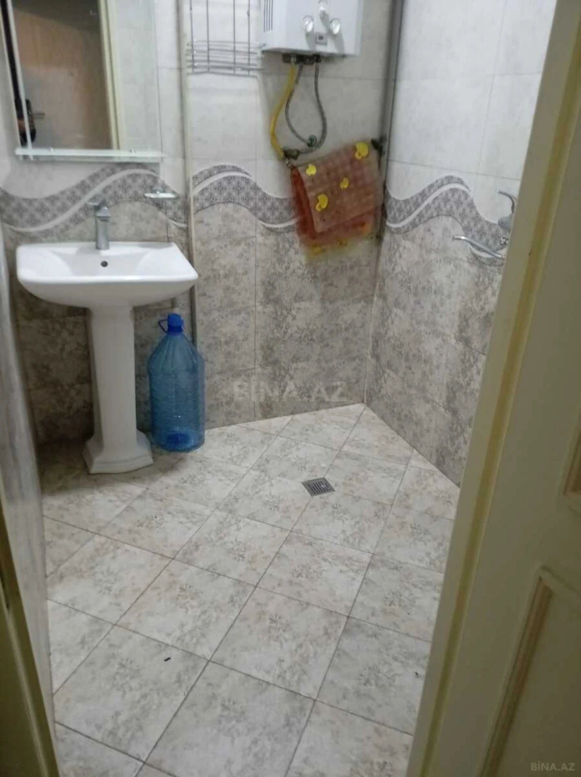 Kirayə verilir 2 otaqlı mənzil 60 m²