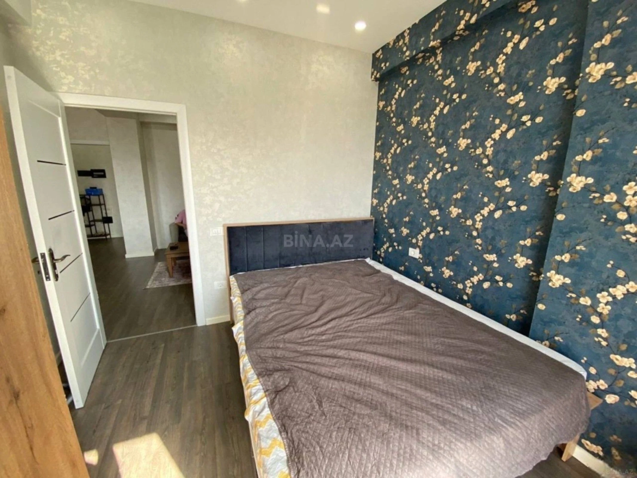 Kirayə verilir 2 otaqlı mənzil 70 m²