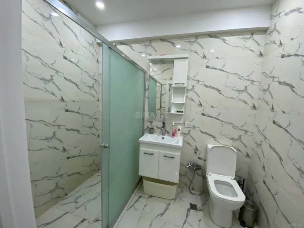 Kirayə verilir 2 otaqlı mənzil 70 m²