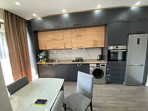Kirayə verilir 2 otaqlı mənzil 70 m²