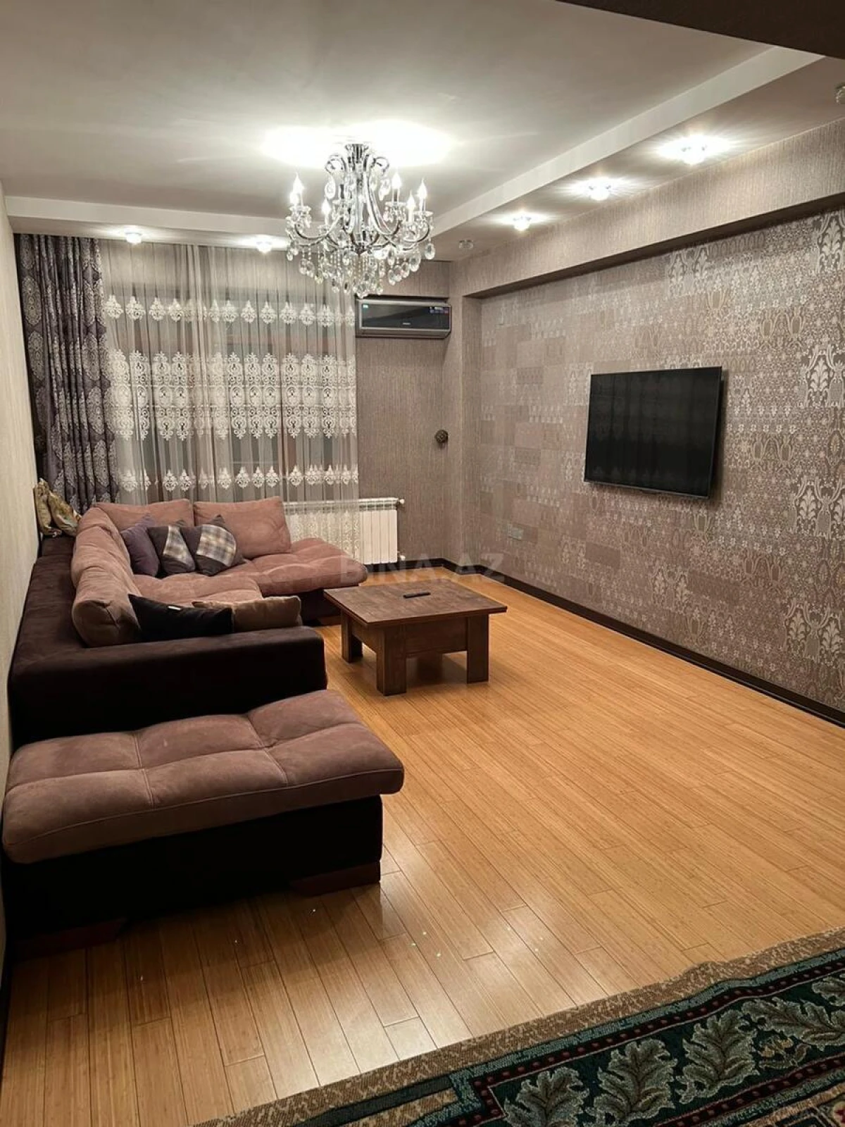 Kirayə verilir 3 otaqlı mənzil 138 m²