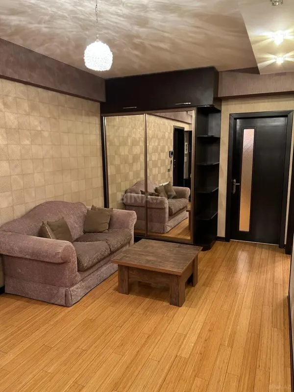 Kirayə verilir 3 otaqlı mənzil 138 m²