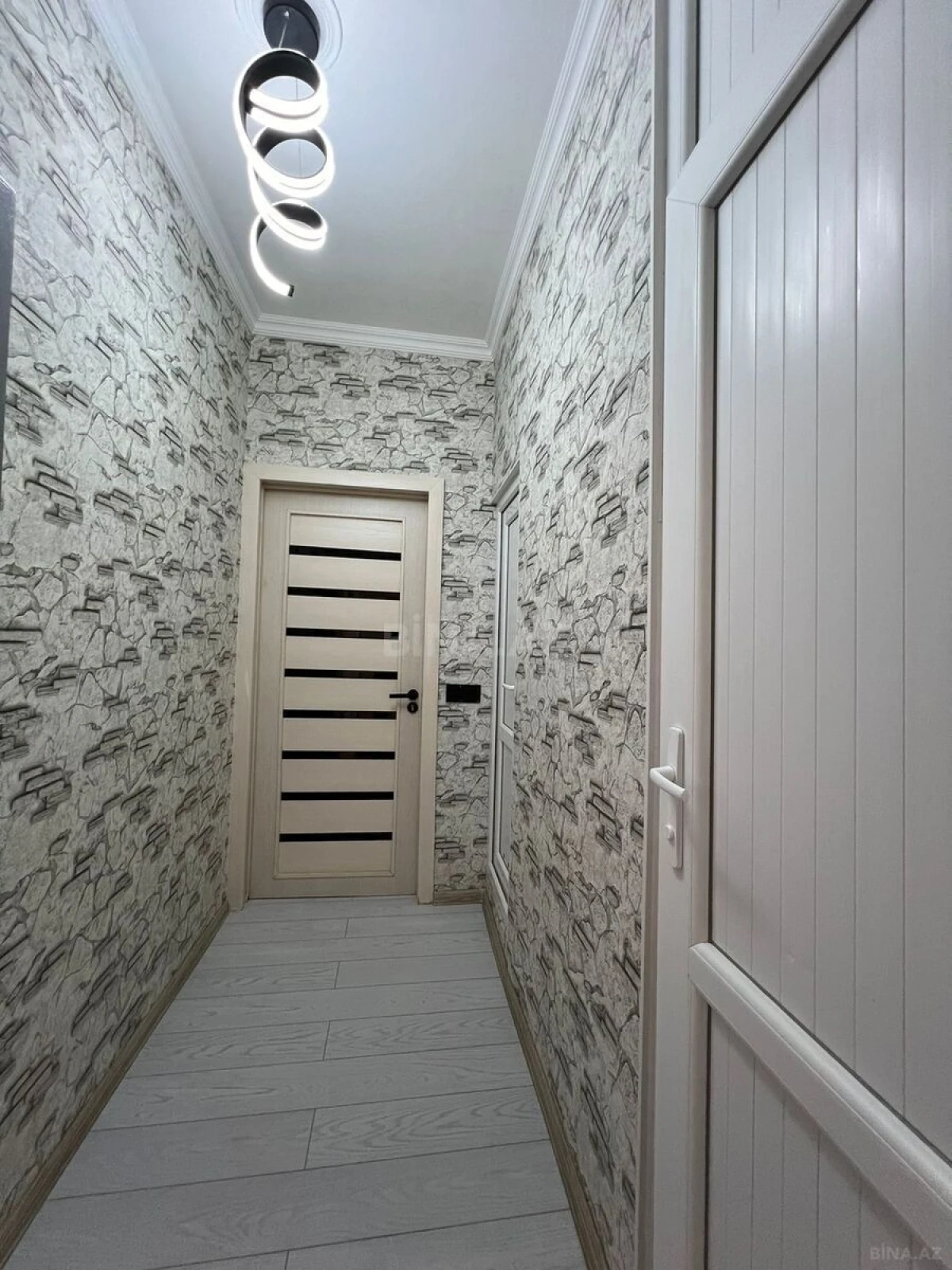 Satılır 2 otaqlı mənzil 60 m²