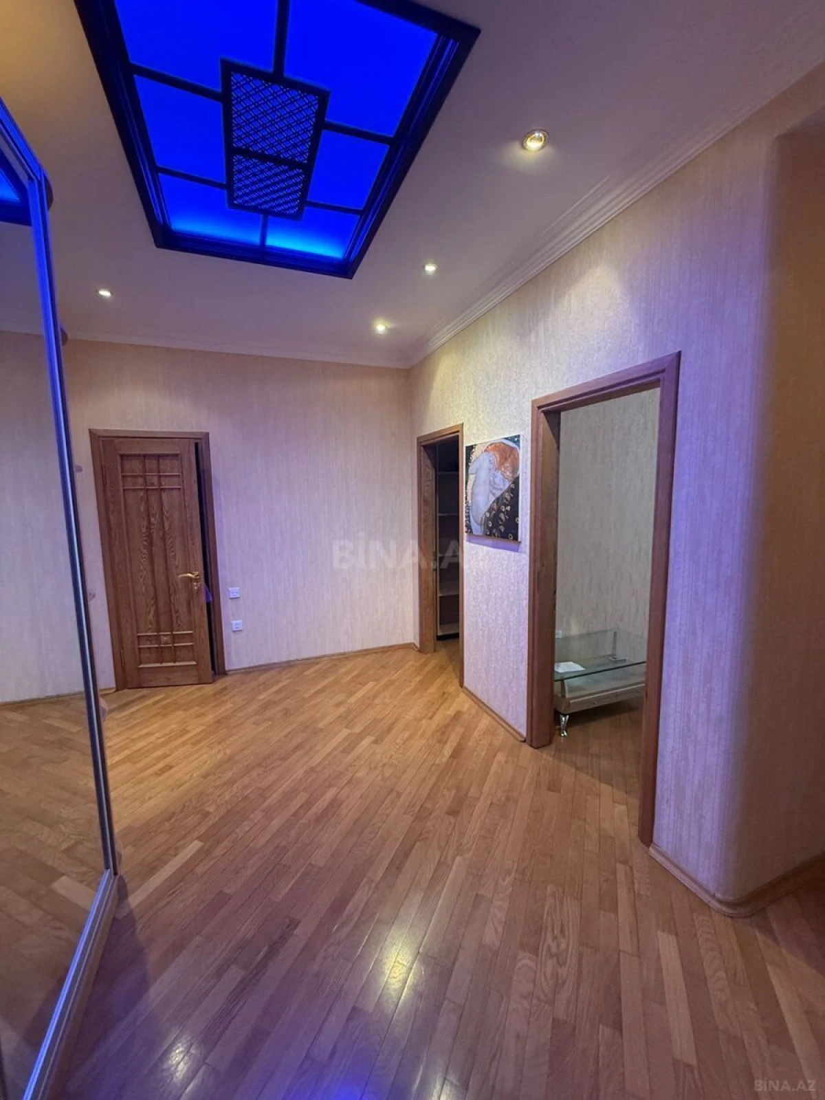 Kirayə verilir 2 otaqlı mənzil 96 m²
