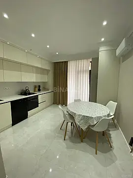 Kirayə verilir 2 otaqlı mənzil 110 m²