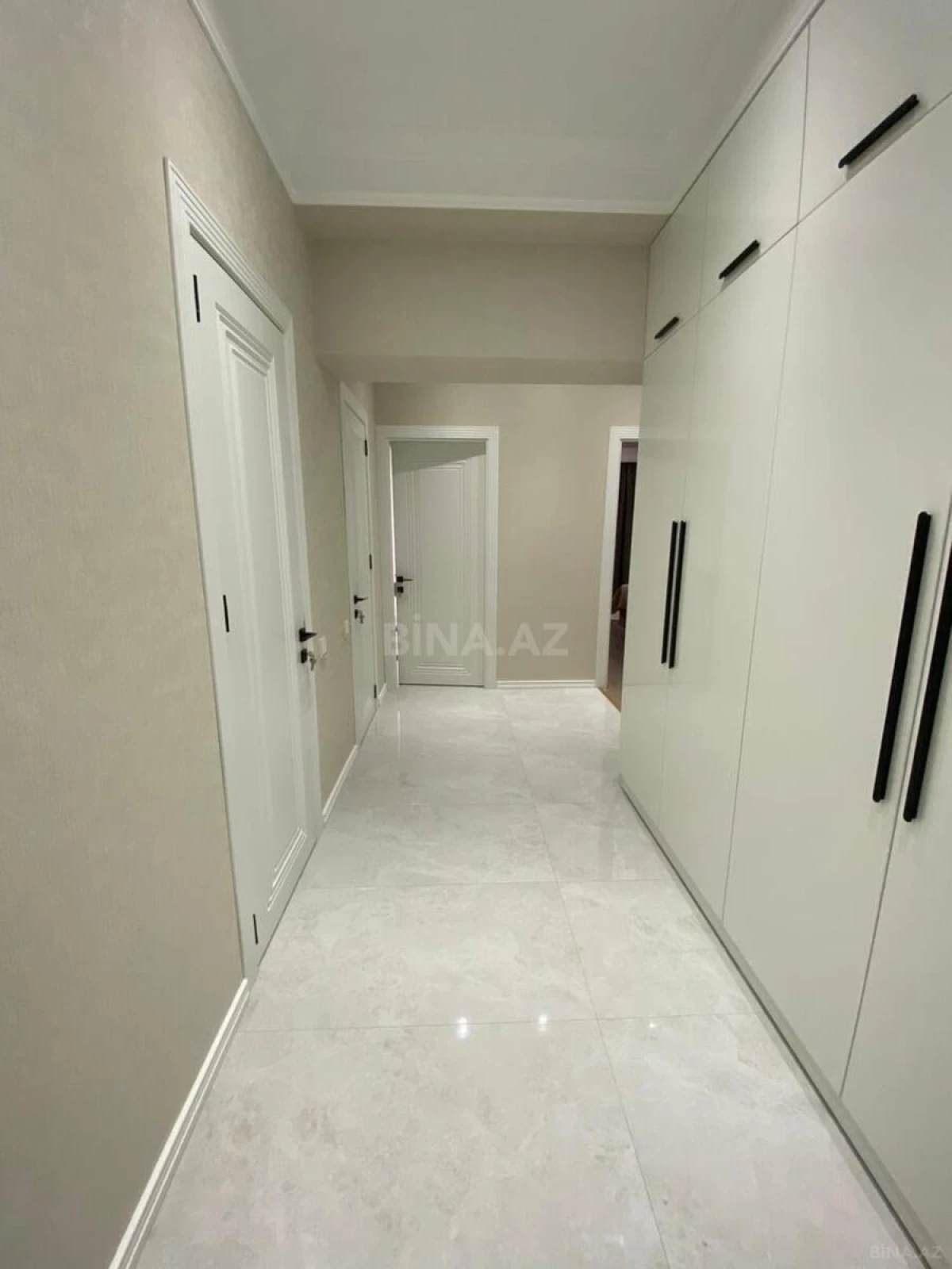 Kirayə verilir 2 otaqlı mənzil 110 m²