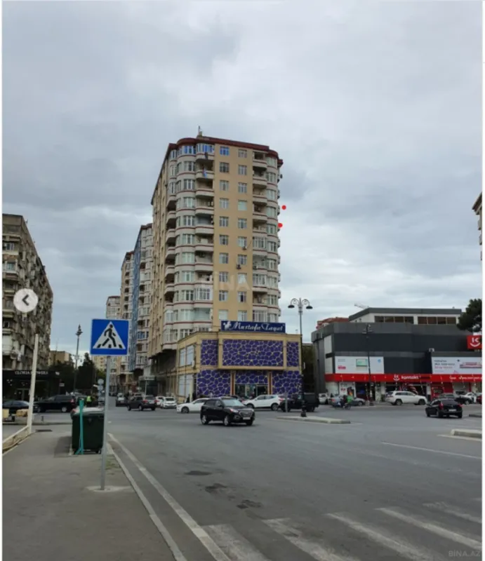 Satılır 3 otaqlı mənzil 150 m²