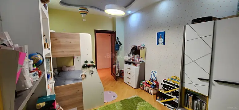 Satılır 3 otaqlı mənzil 150 m²