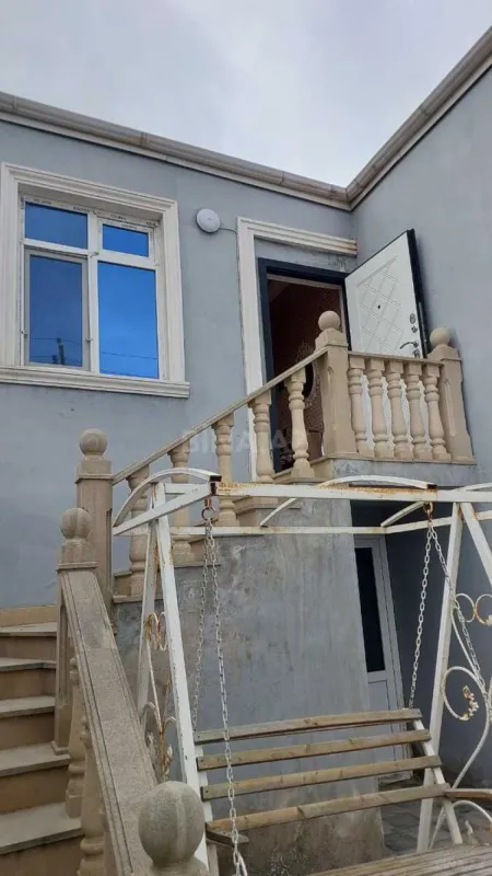 Satılır 6 otaqlı həyət evi 130 m²