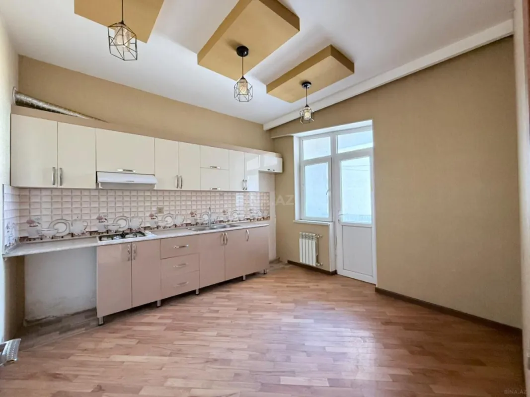 Satılır 3 otaqlı mənzil 106 m²