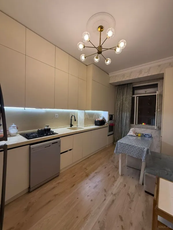 Satılır 3 otaqlı mənzil 92.5 m²
