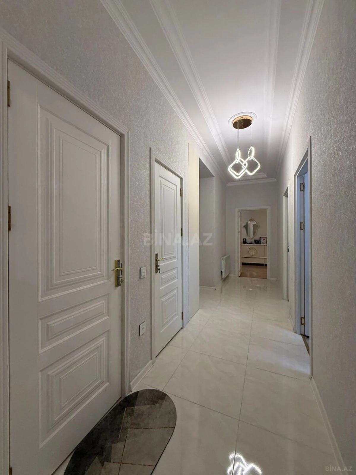 Satılır 3 otaqlı mənzil 92.5 m²