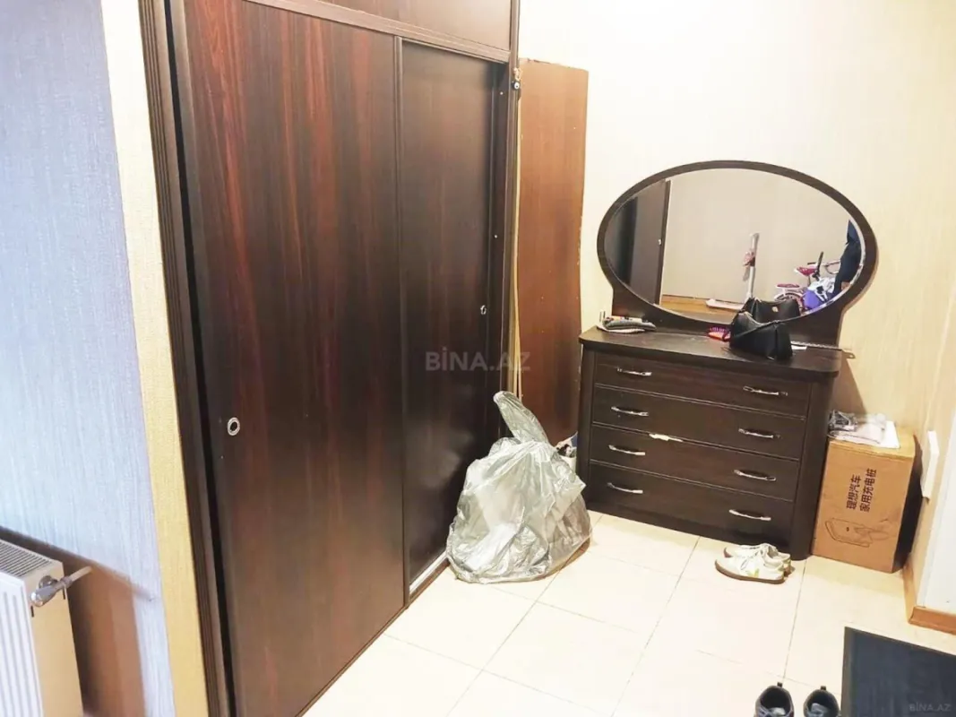 Satılır 3 otaqlı mənzil 135 m²
