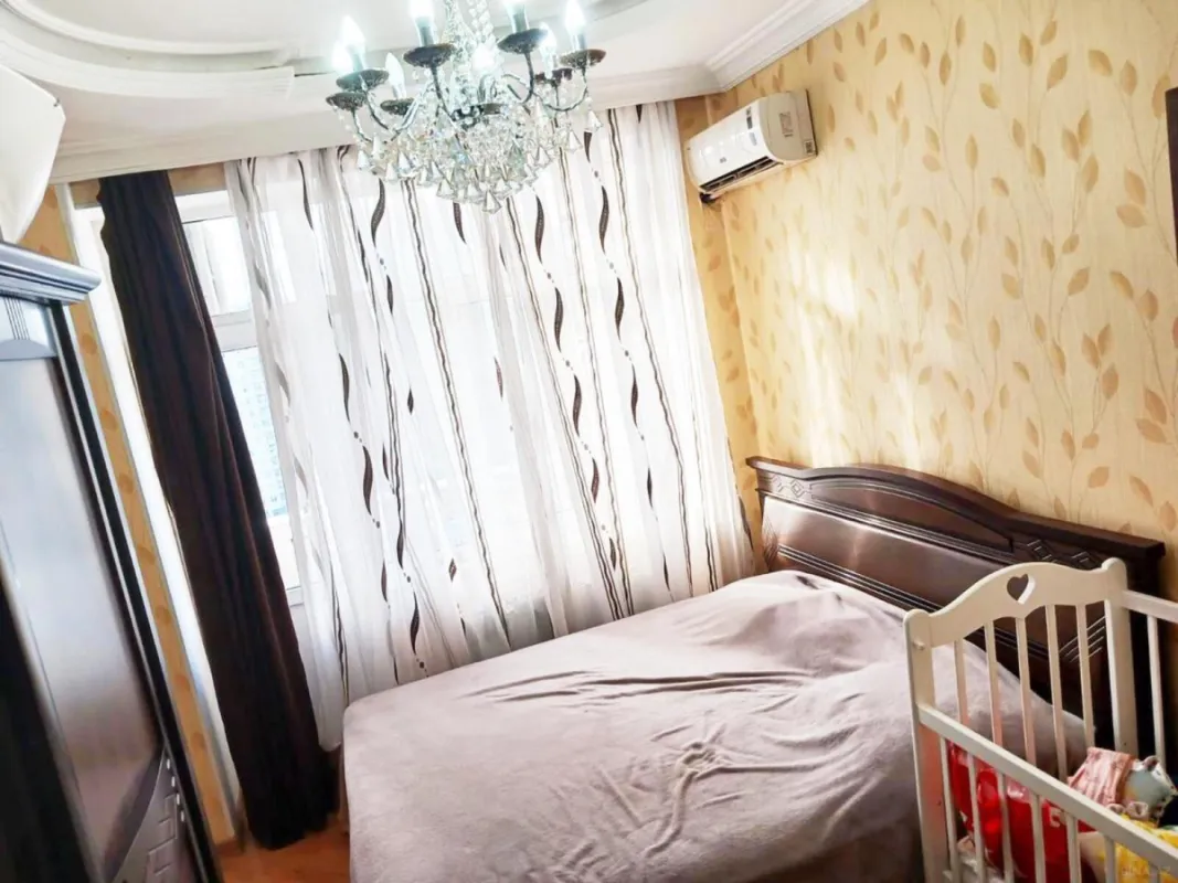 Satılır 3 otaqlı mənzil 135 m²