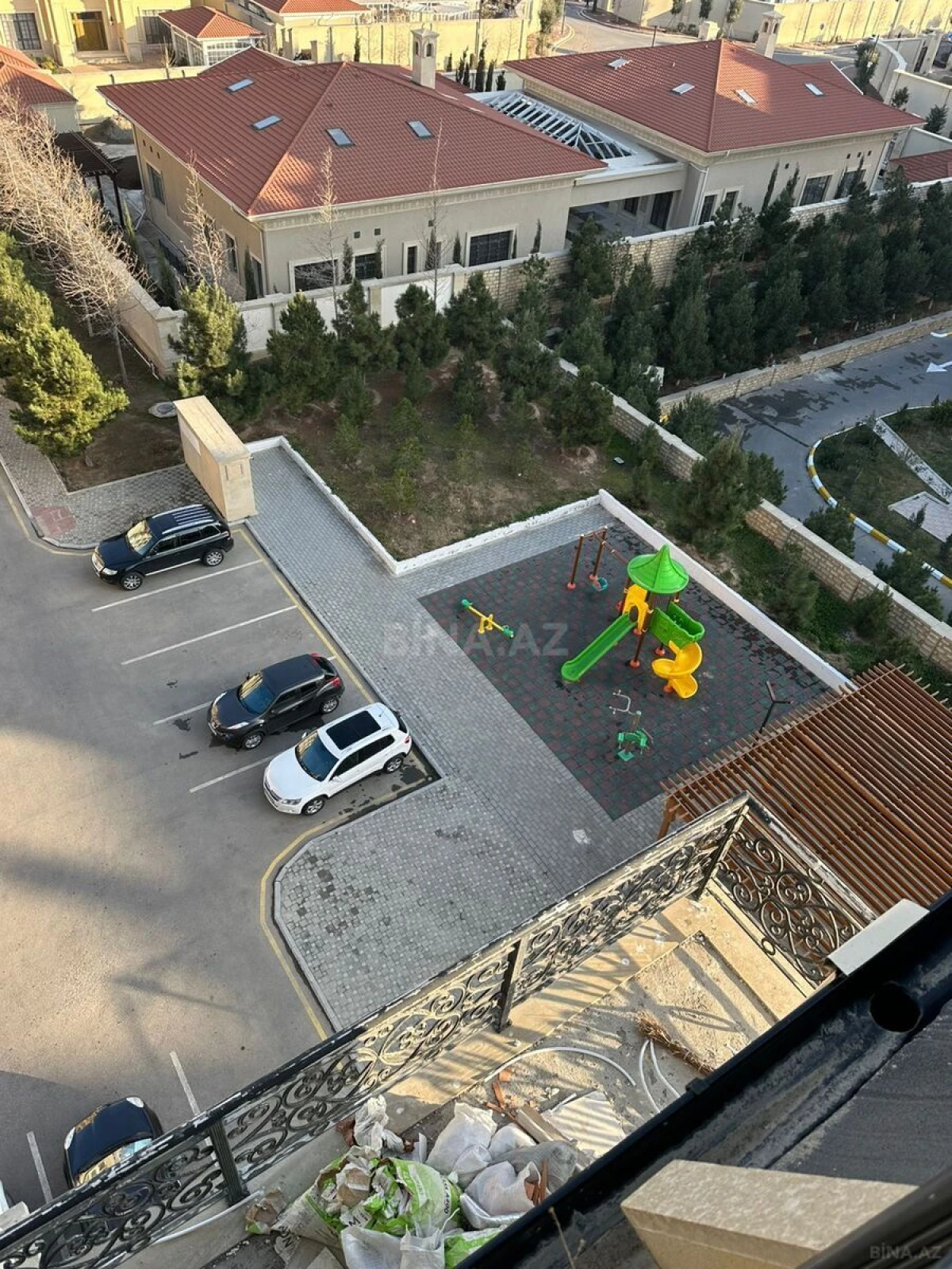 Satılır 3 otaqlı mənzil 116 m²