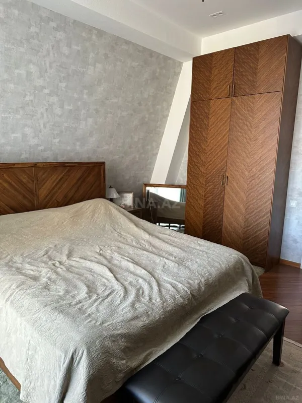 Satılır 3 otaqlı mənzil 116 m²