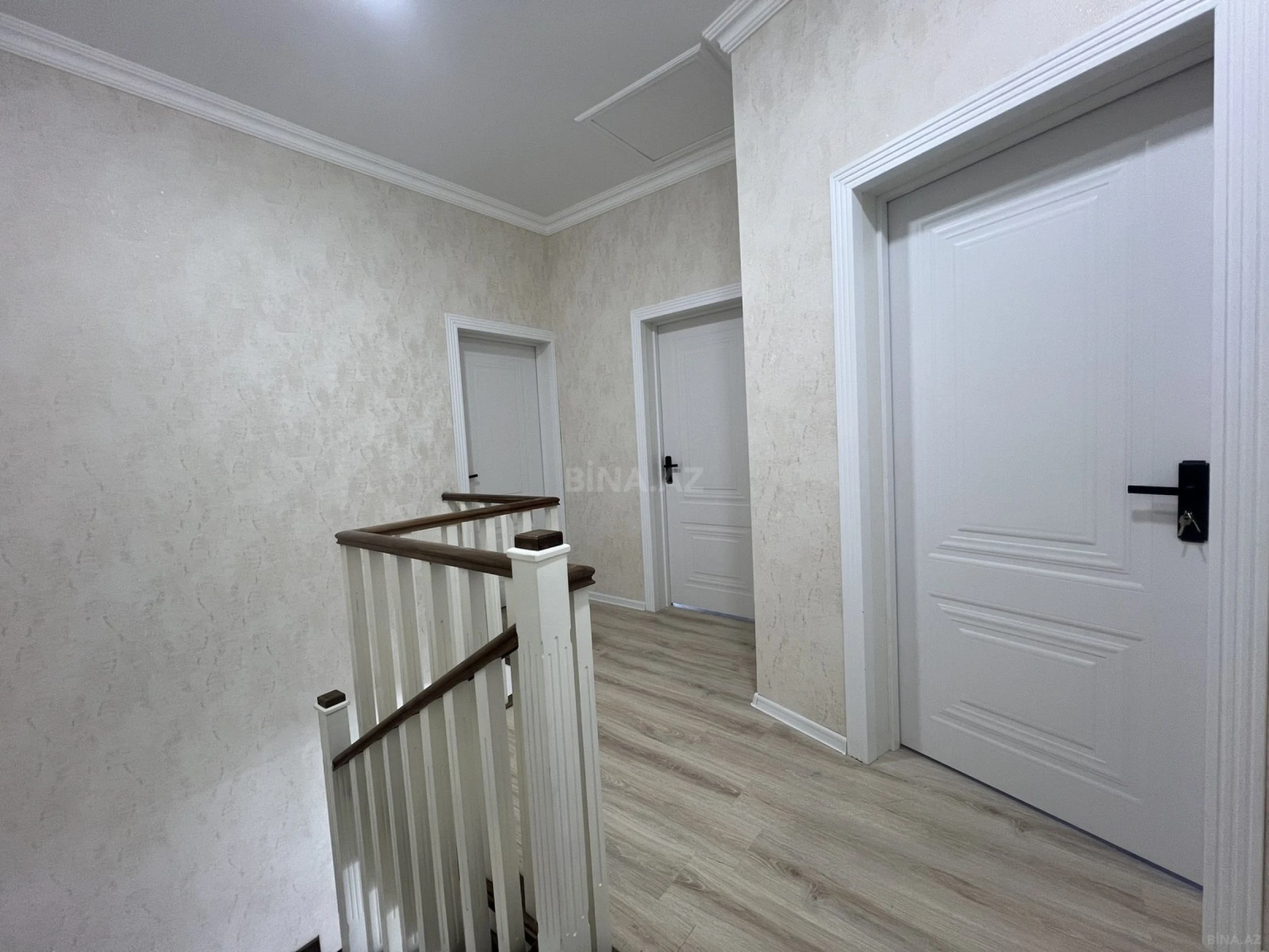 Satılır 4 otaqlı həyət evi 140 m²