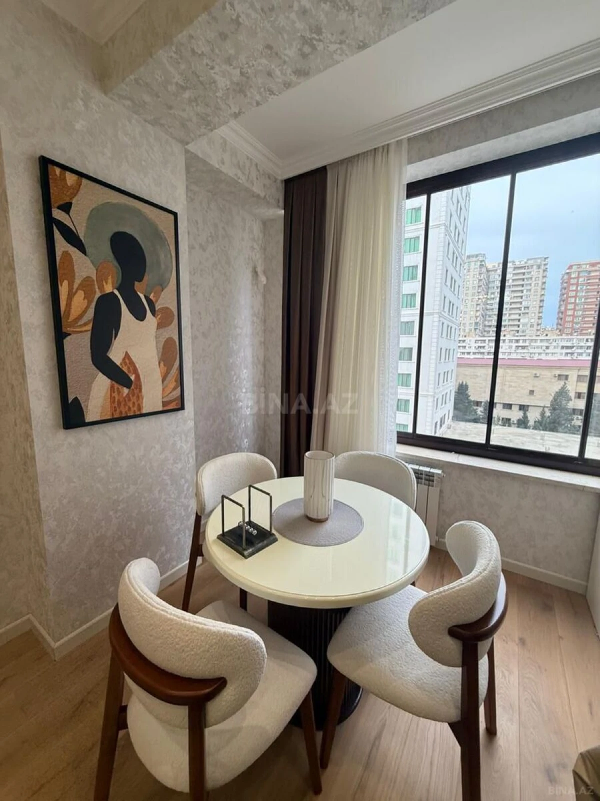 Kirayə verilir 2 otaqlı mənzil 70 m²