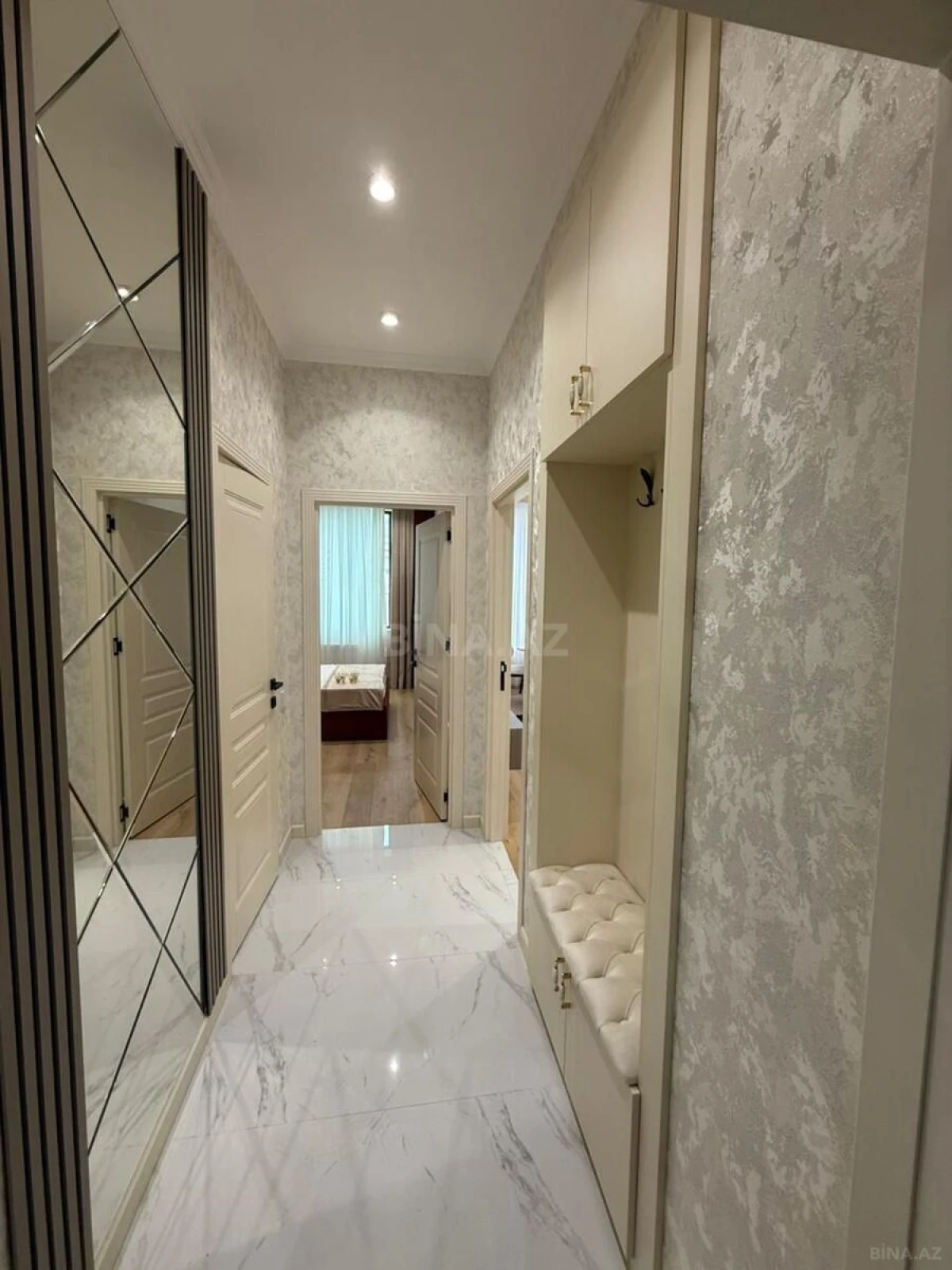 Kirayə verilir 2 otaqlı mənzil 70 m²