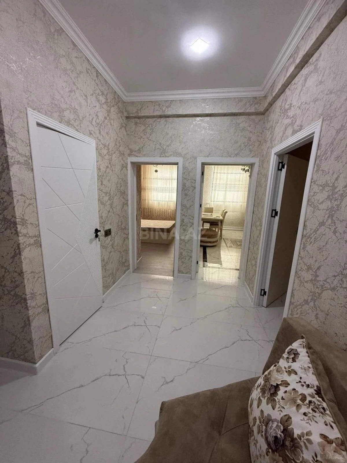 Kirayə verilir 2 otaqlı mənzil 70 m²