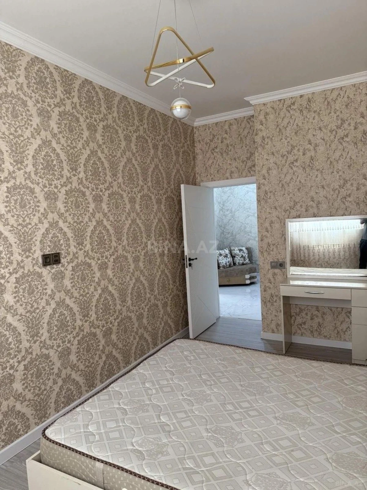 Kirayə verilir 2 otaqlı mənzil 70 m²