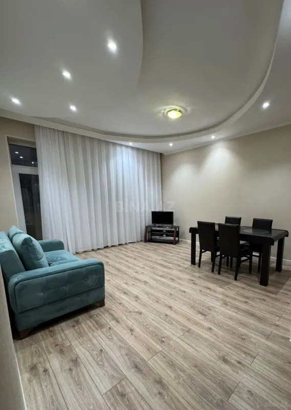 Kirayə verilir 2 otaqlı mənzil 60 m²