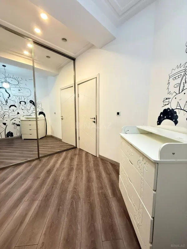 Kirayə verilir 3 otaqlı mənzil 110 m²