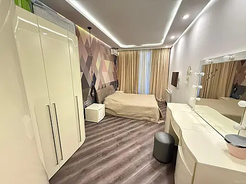 Kirayə verilir 3 otaqlı mənzil 110 m²