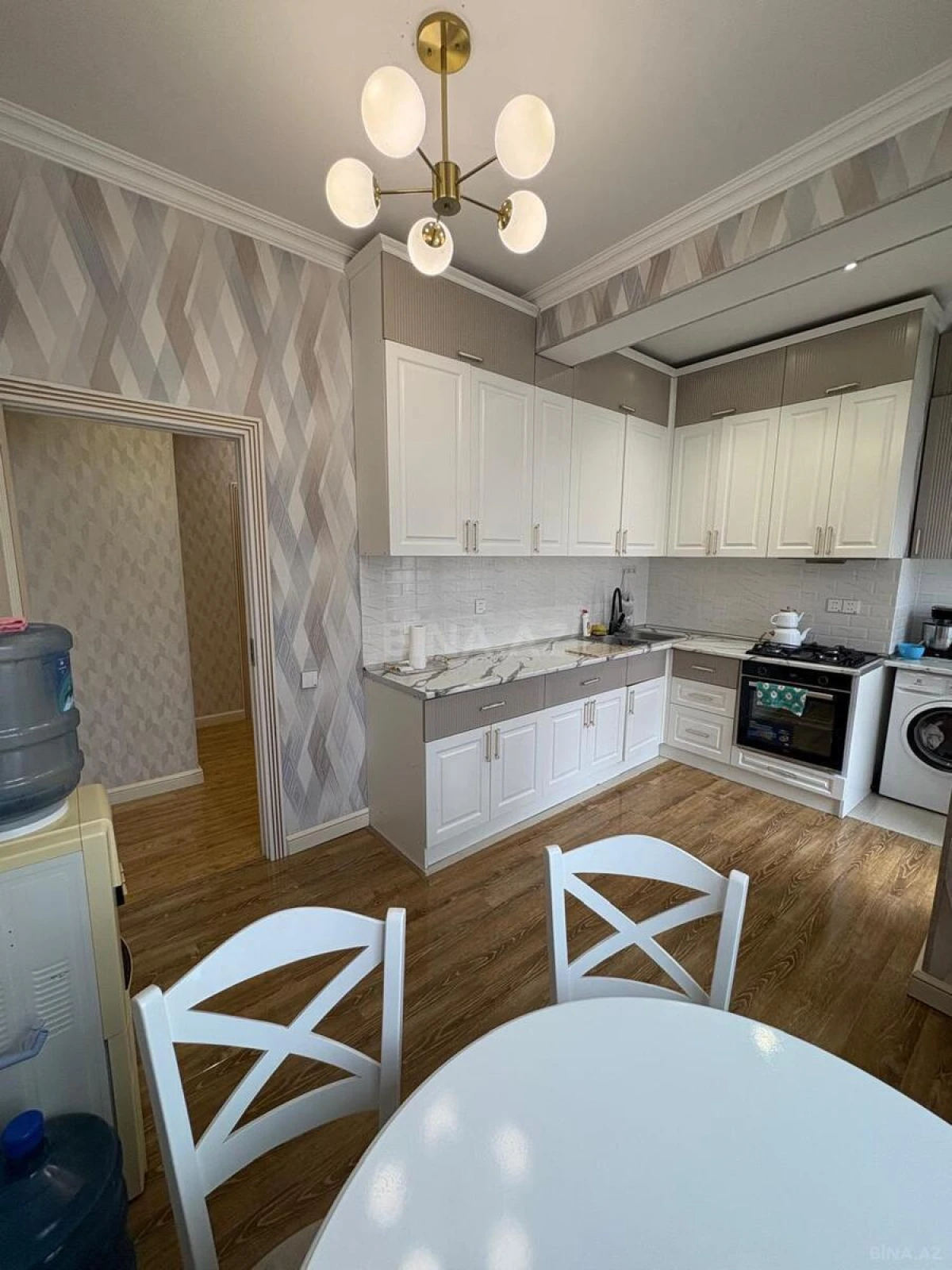 Kirayə verilir 2 otaqlı mənzil 90 m²